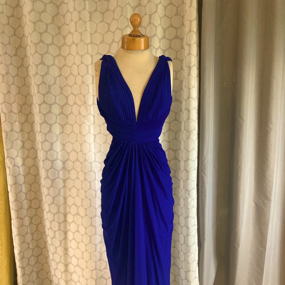 Tadashi Shoji dress😍